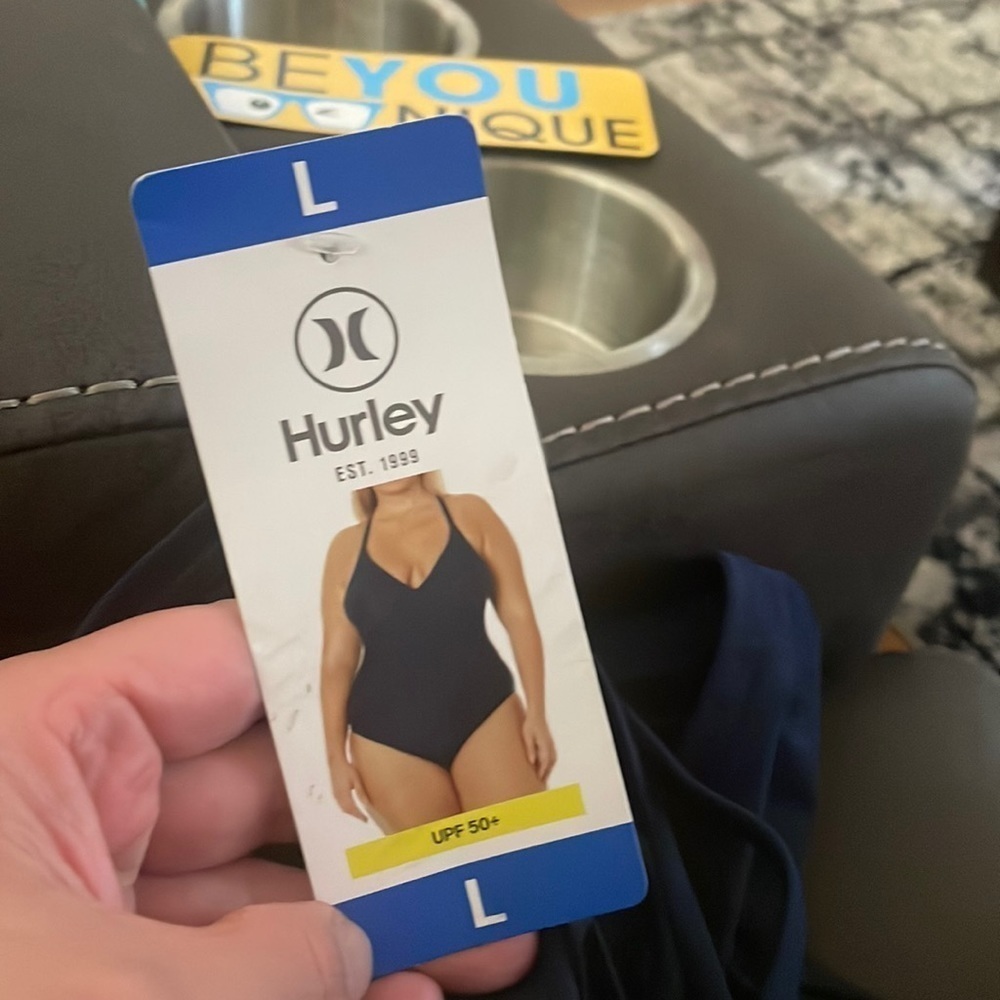 Hurley ladies 1 pc swimsuit
